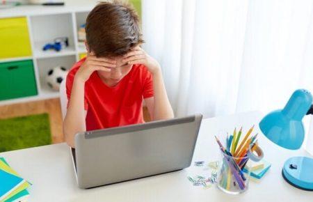 Статки родини і ставлення вчителів: що впливає на нерівність в дистанційному навчанні?