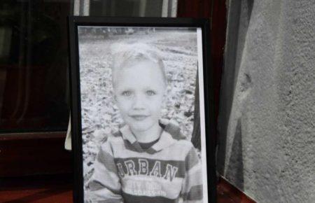 Вбивство 5-річного Кирила Тлявова: двоє підозрюваних вийшли з СІЗО під заставу