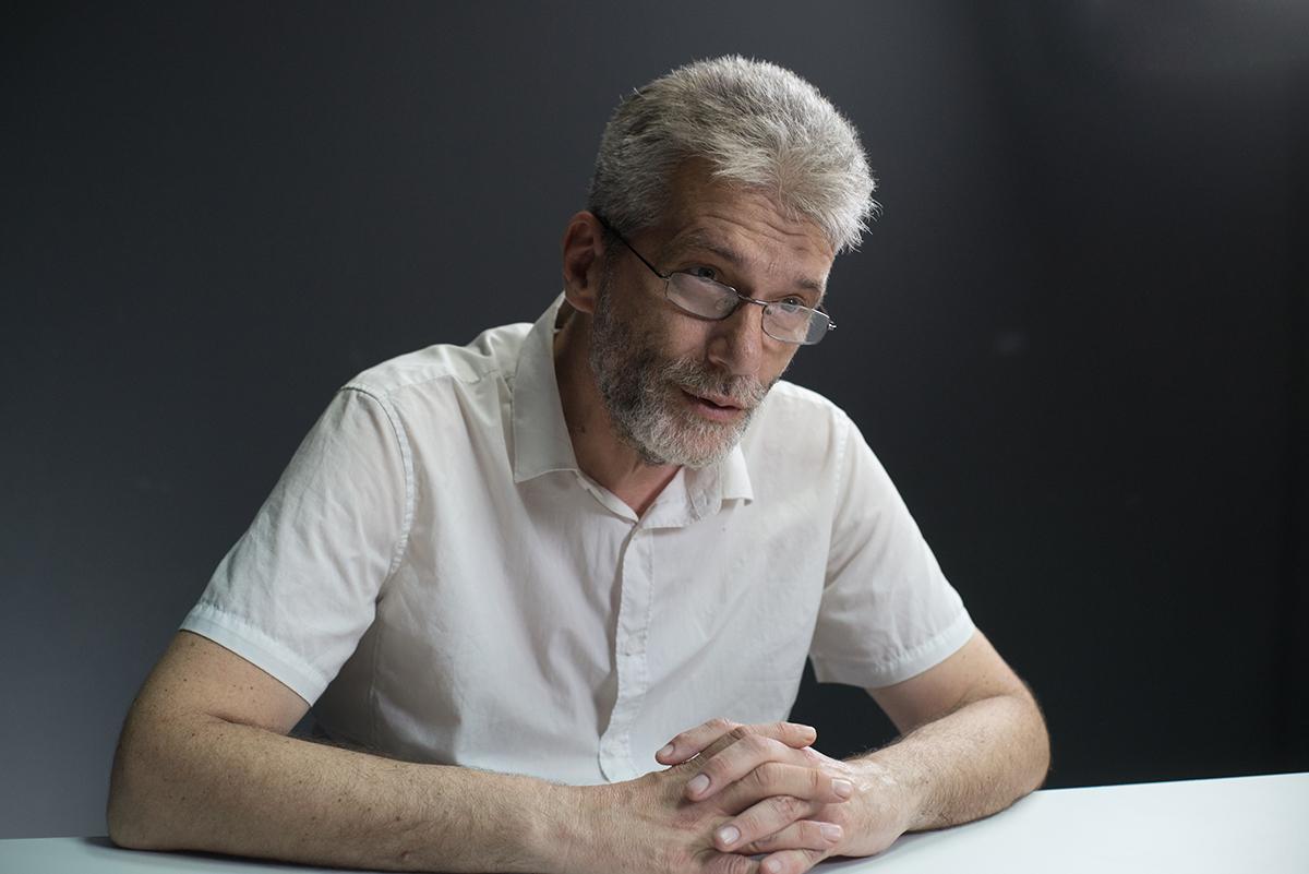 «Неначе хтось когось гука»: музика часу наближення побачень