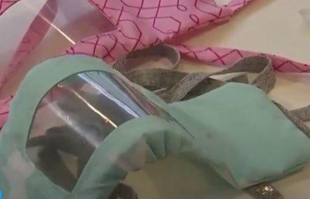 Коронавірусна інклюзія: маски для людей з порушеннями слуху та онлайн-психолог для жителів Донбасу