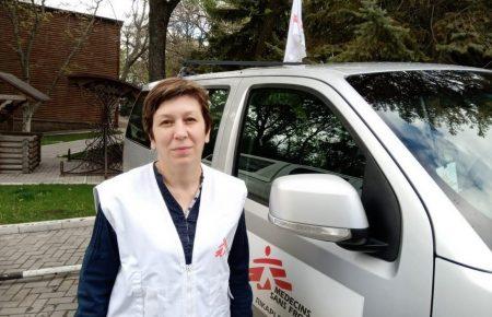 Ми приїжджаємо і беремо мазки у пацієнтів, щоб полегшити роботу медиків Донецької області — медсестра бригади «Лікарі без кордонів»