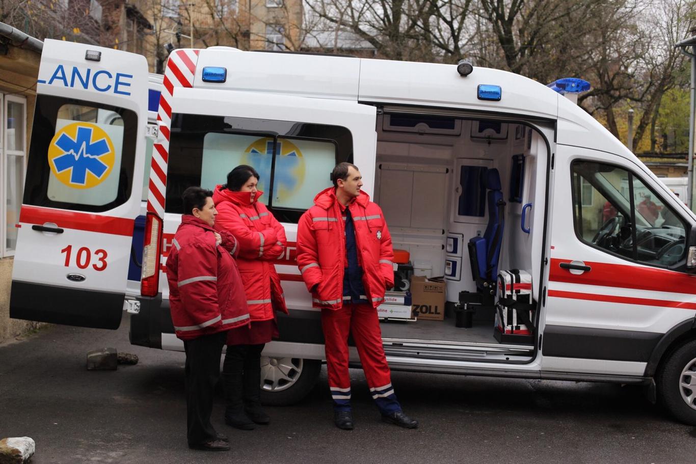 У Черкасах не вистачає медиків «швидкої», їх шукають через соцмережі