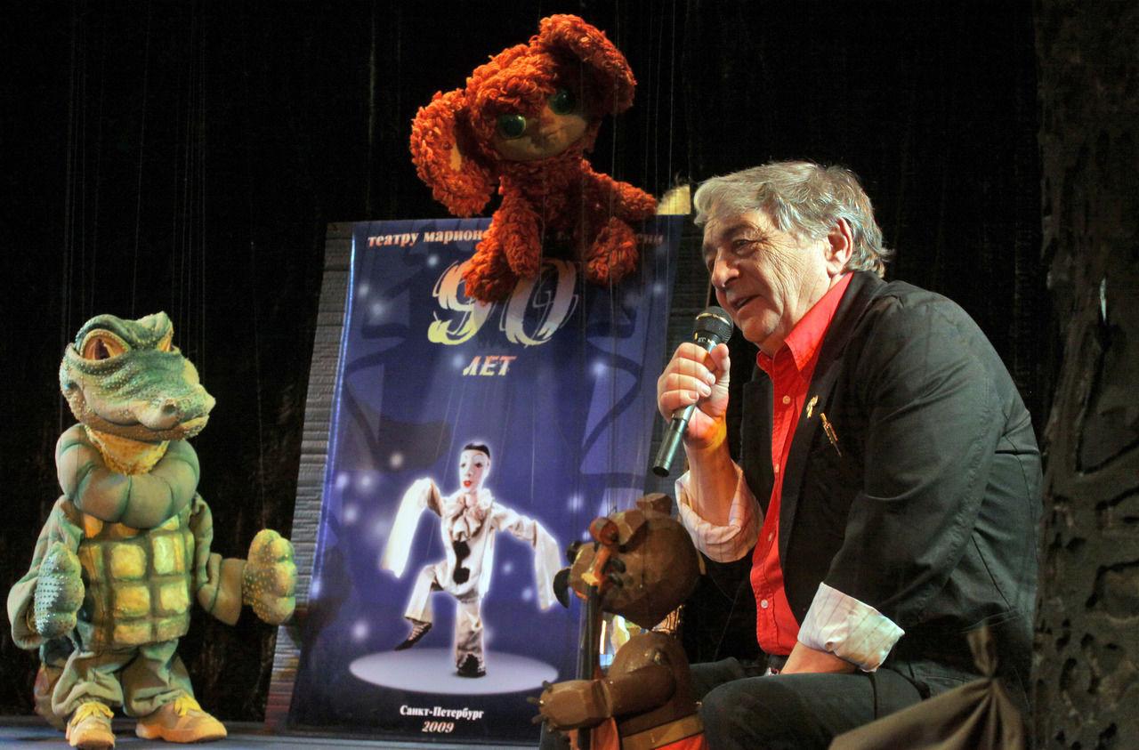 Дочь российского писателя Успенского обвинила его в домашнем насилии и призвала не присуждать премию его имени