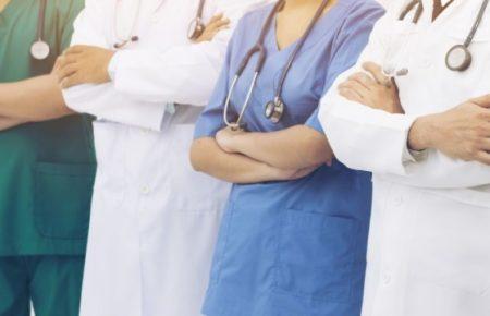 Бойовики «ЛНР» провели «військові збори» медиків і змусили скласти присягу угрупованню — джерело