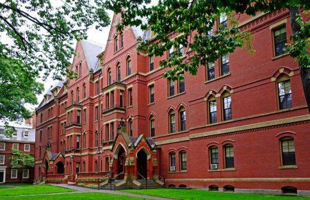 Відмова Гарварду від бюджетних коштів: як COVID-19 змінює світ і ментальність?