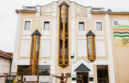 На Виннитчине мужчина колол свиней древнерусским копьем X-XII века