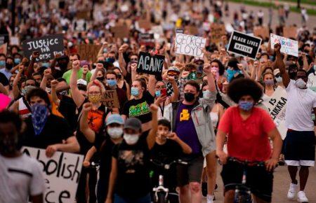 У Лас-Вегасі під час масових заворушень розстріляли двох поліцейських