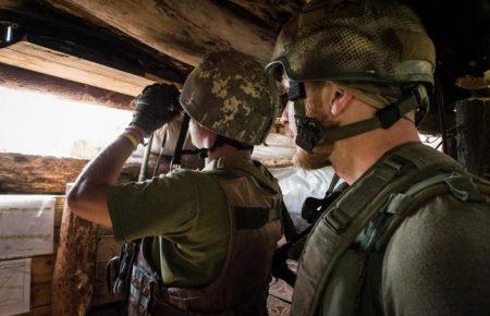 На Донбасі під обстріл бойовиків потрапили житлові будинки біля Північного