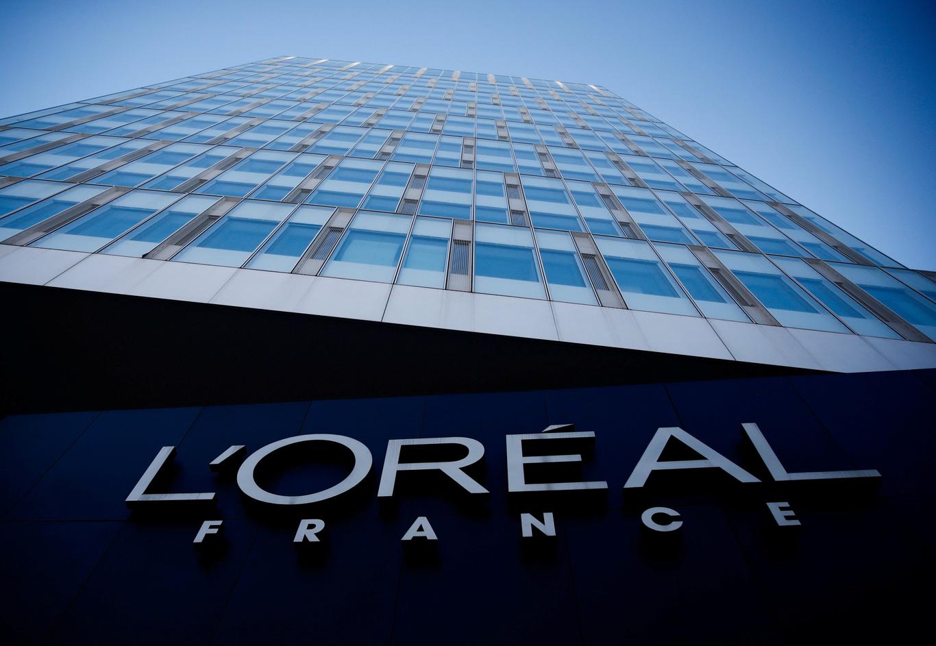 Компанія L'Oreal прибирає зі своїх товарів написи на кшталт «вибілюючий» на тлі протестів у США проти расової дискримінації