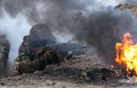 Бойовики вели обстріли біля Опитного та Мар'їнки, двоє українських військових поранені