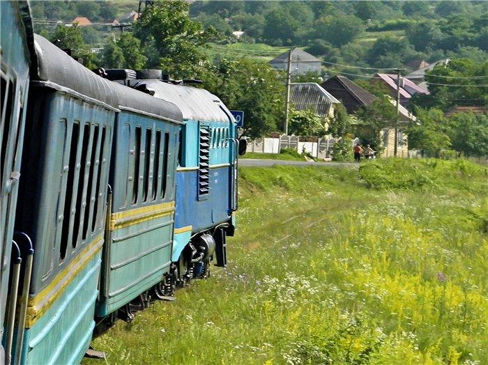 На Закарпатті заасфальтували частину 112-річної Боржавської вузькоколійки