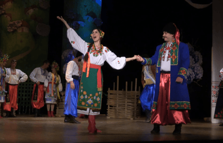 Трохи більше десятка глядачів: у Сєвєродонецьку зіграли першу після карантину виставу