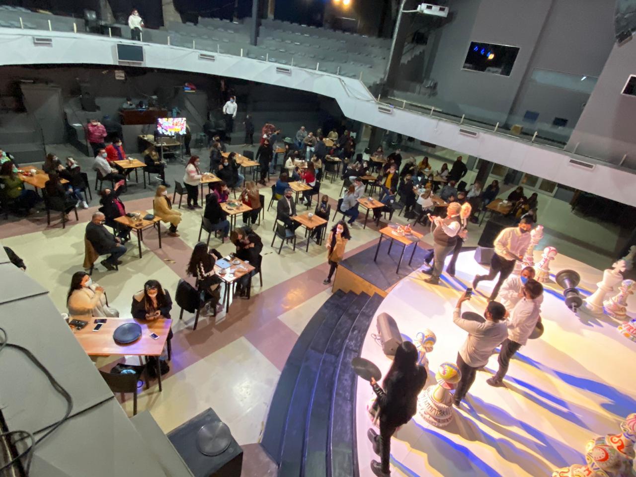 Аргентинський священик перетворив церкву у бар на знак протесту через нерівномірне послаблення карантину