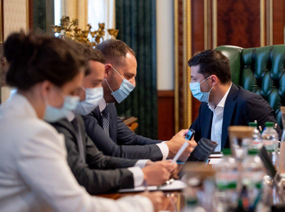 Надо готовиться ко второй волне эпидемии COVID-19 — Зеленский