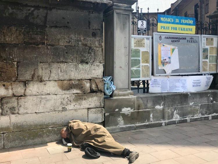 У Львові поліція почала перевірку за фактом нападу на безпритульних