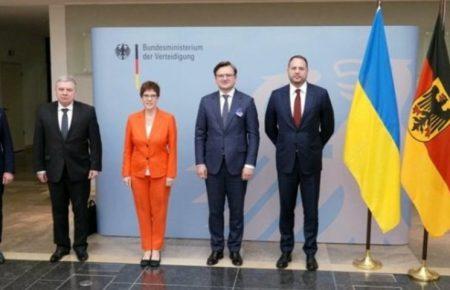 Українська делегація в Берліні запропонувала створення платформи по Криму — це крок вперед – Огризко