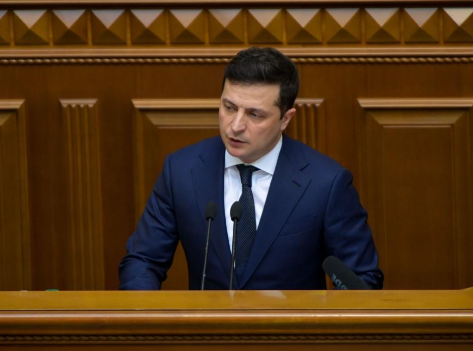 У Раду Зеленський вніс постанову про звільнення Смолія