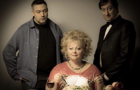 Онлайн вистави і життя театру під час пандемії: інтерв’ю з режисером Ігорем Матіївим і акторкою Ларисою Трояновською