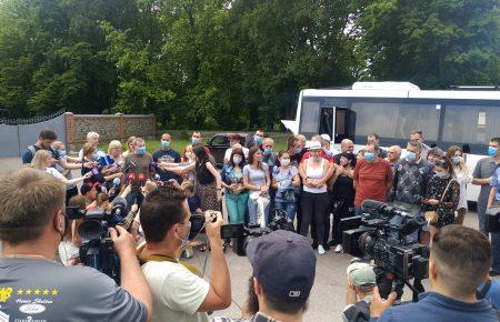 В Україну повернулися 14 моряків, яких понад три роки утримували у лівійській тюрмі