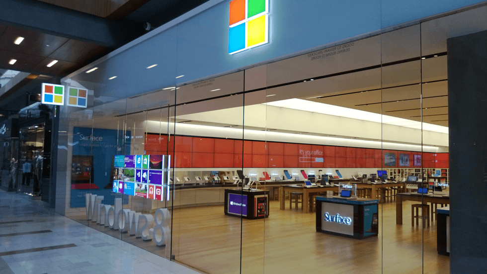 Компанія Microsoft закриває свої роздрібні магазини і переходить в онлайн