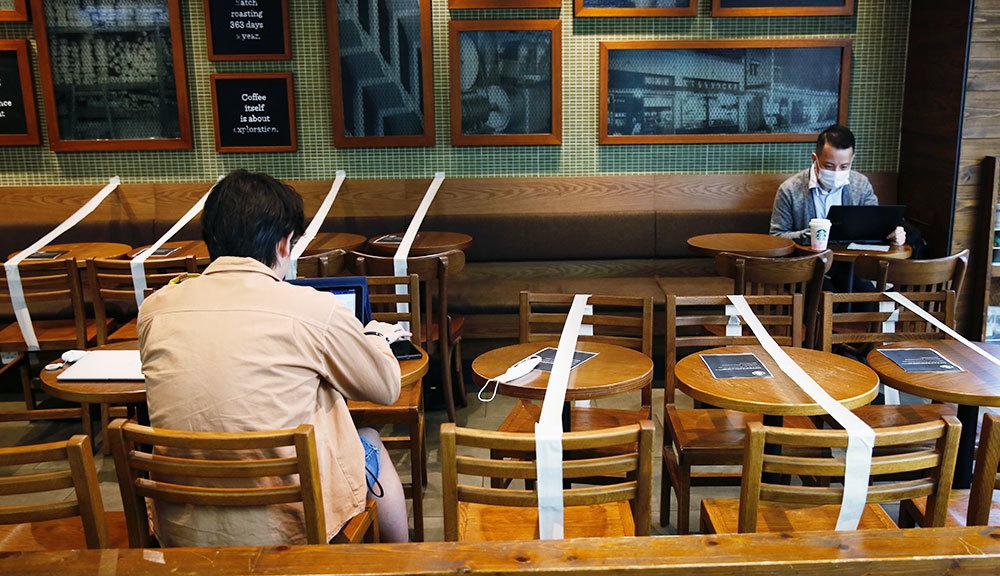 Внутрішні авіарейси та повноцінне відкриття кав'ярень: що дозволять з 5 червня?