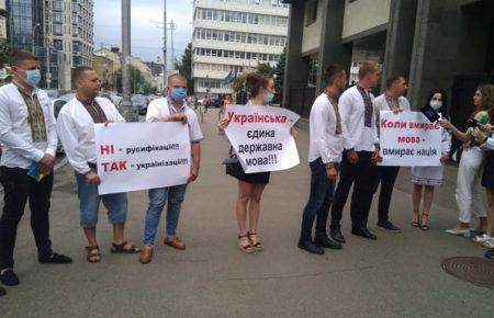 «Гібридна атака Путіна» чи «захист російськомовних»: як Конституційний суд слухав справу про закон про мову