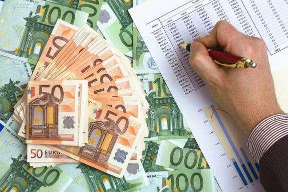 Україна скасувала продаж 12-річних єврооблігацій після відставки глави НБУ