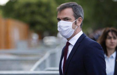 У Франції — найбільший добовий приріст випадків коронавірусу, глава МОЗ просить носити маски на вулиці