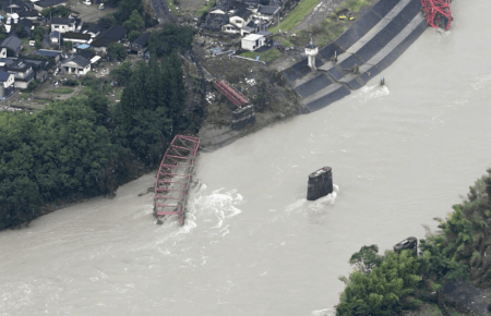 Повені в Японії: щонайменше 66 загиблих, ще 16 людей зникли безвісти