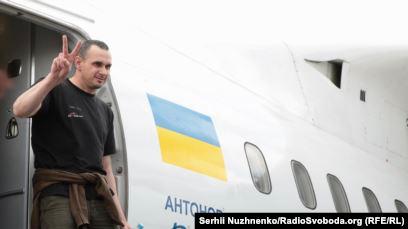 Я знав, що все буде добре, що мене звільнять, і знаю зараз, що ми переможемо та повернемо Донбас і Крим – Олег Сенцов