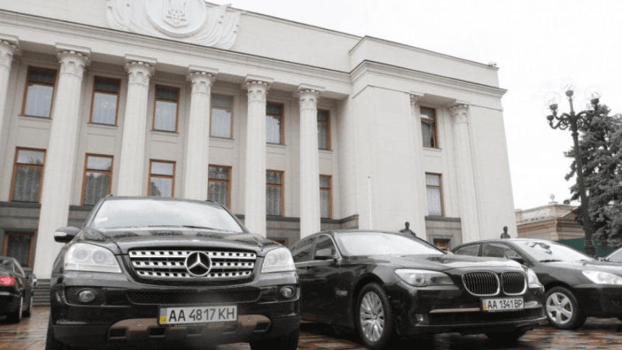 «Виграв в лотерею» і «подарував друг» вже не пройде — адвокатка про декларації держслужбовців