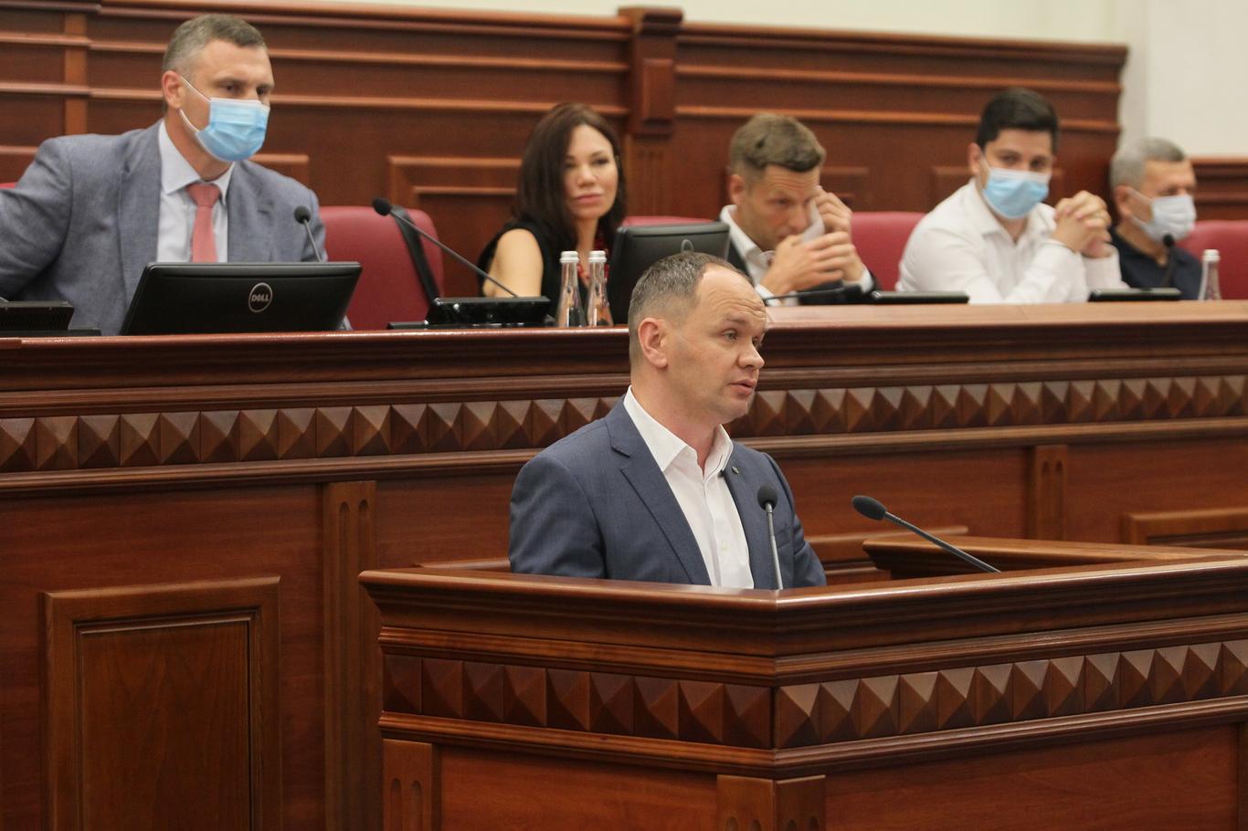 Депутаты Киевсовета обратились к Зеленскому с требованием остановить политические репрессии против Порошенко и общественных активистов