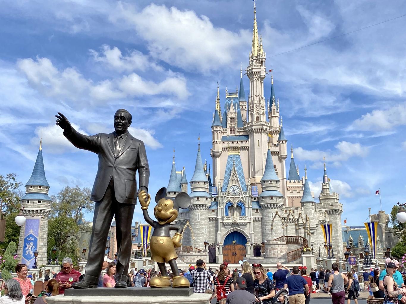 У Флориді повертається до роботи найбільший центр розваг у світі Disney World