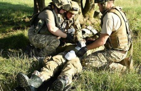 Від початку доби четверо українських військових зазнали поранень на Донбасі