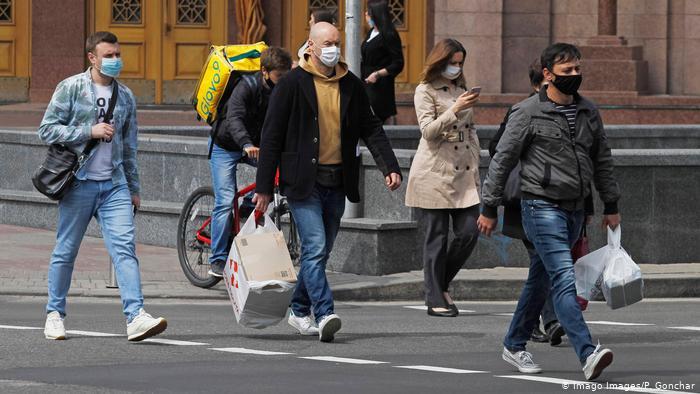 Україну поділили на чотири карантинні зони: як це працюватиме і що змінюється у Львові та Києві?