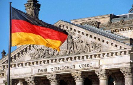 Німецький Бундестаг проголосував за постачання важкого озброєння Україні