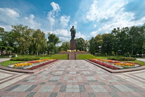 В киевском парке Шевченко открылся бесплатный кинотеатр под открытым небом, где покажут лучшие украинские фильмы