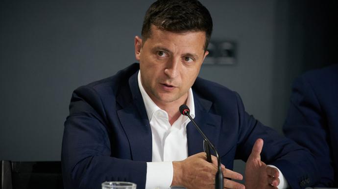 Зеленський про Білорусь: «Треба знайти спокійний формат діалогу, не кийками»
