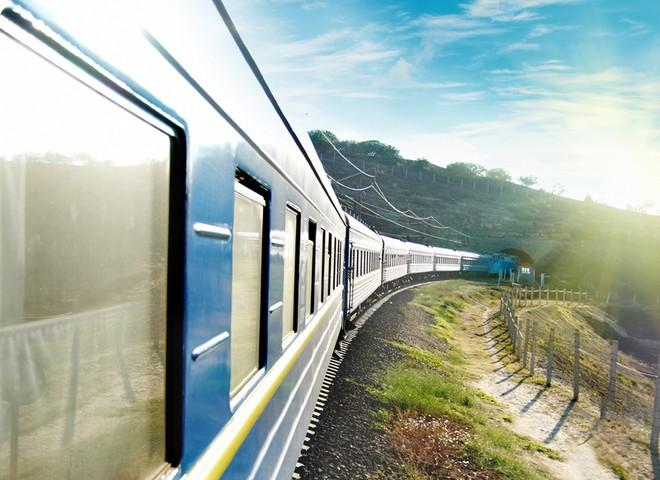Укрзалізниця відновила зупинки поїздів у Луцьку і Тернополі