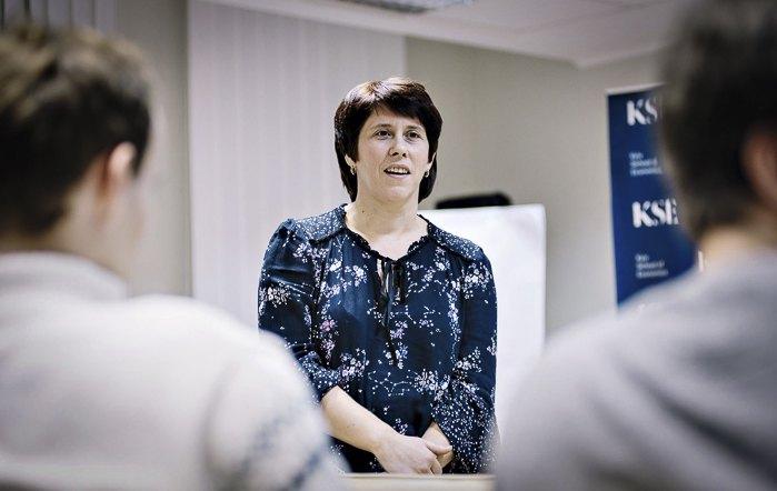 Після тривалого безробіття треба до 4 років, щоб знову почати отримувати адекватну зарплатню — професорка Київської школи економіки