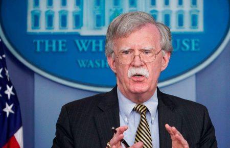 Трамп считал, что Украина и Хельсинки принадлежат России — Болтон