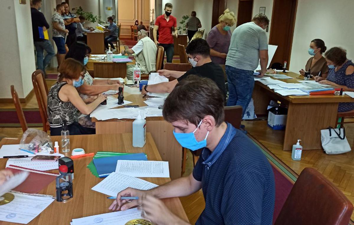 18 ОТГ на сході України: виборів не буде, а виборчі комісії є. Чим вони будуть займатися?