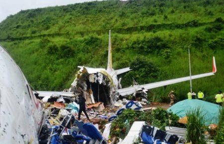 Аварія під час приземлення: в Індії розпочали аналіз бортових самописців Боїнга-737