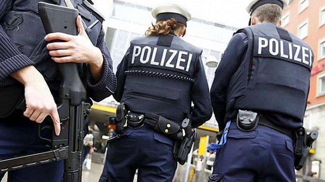 На мітингу проти карантину в Берліні постраждали 18 силовиків