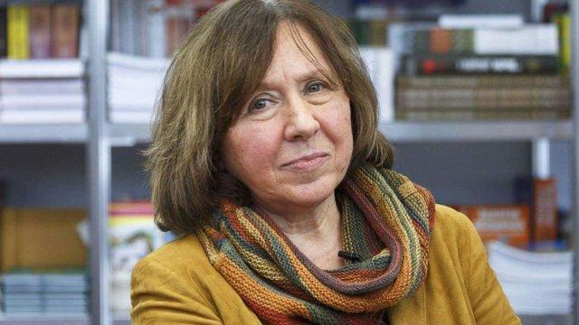 У Білорусі викликали на допит нобелівську лауреатку Алексієвич