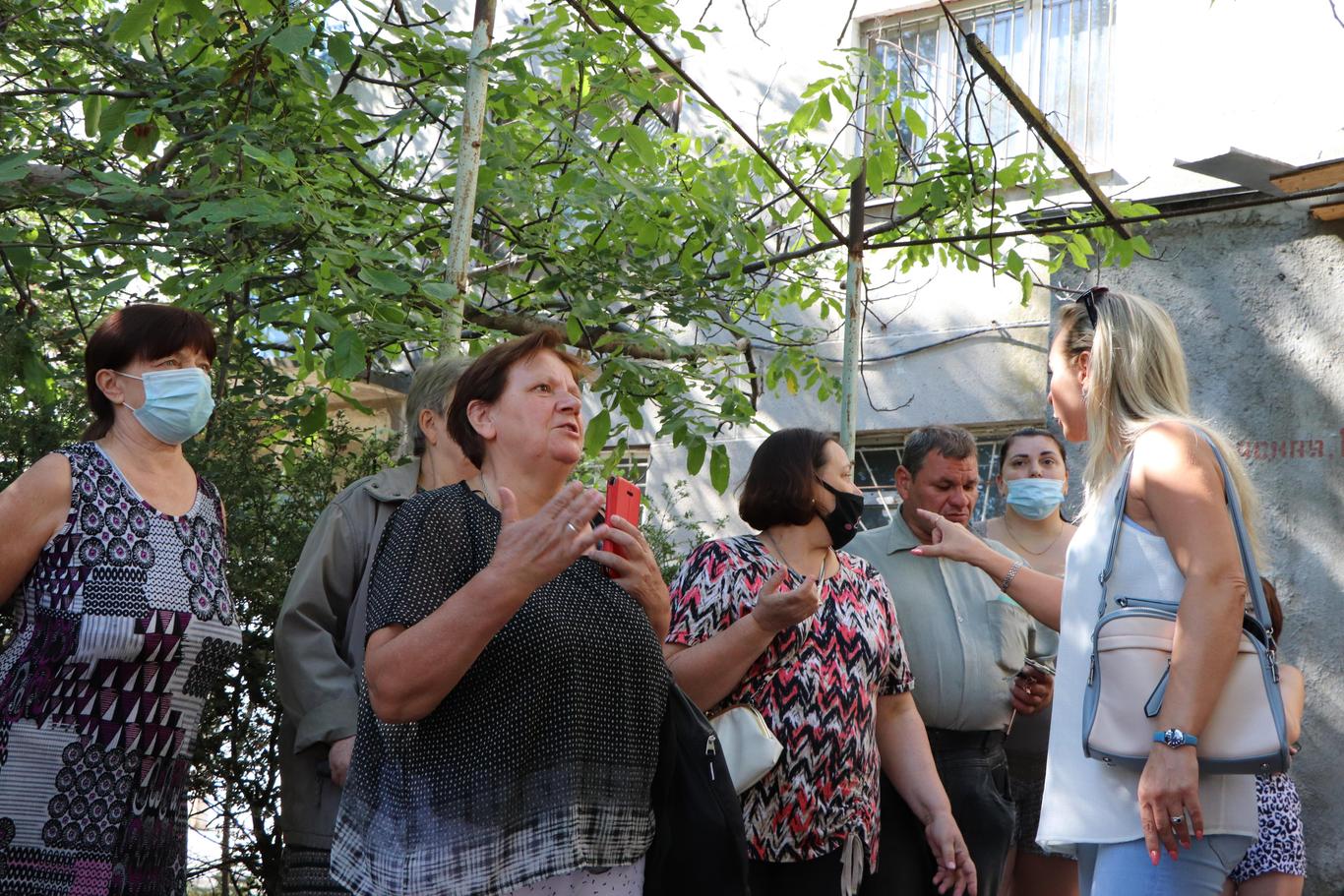 В Одесі переселенці, які живуть у соціальному центрі, заявили про спробу їх виселити