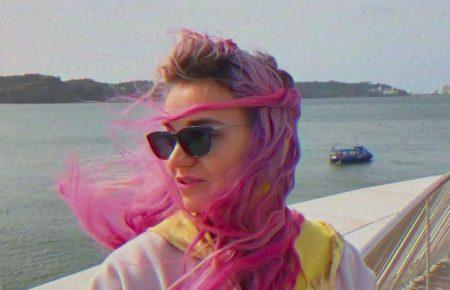 Українська без меж #190 НастяЗникає — «Неоперена Пташка»