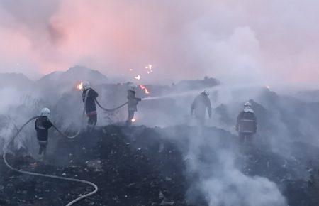 На Полтавщині горить сміттєзвалище