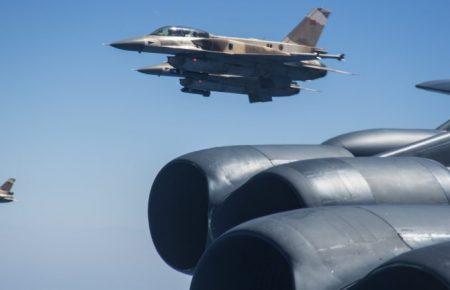 Американські стратегічні бомбардувальники повернулися з Великої Британії до США