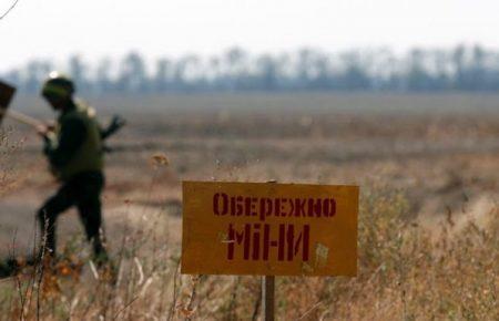 Двое украинских военных подорвались на Донбассе